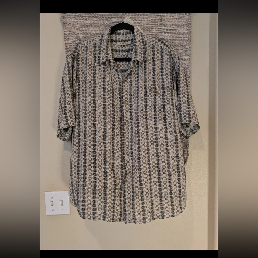 Vintage 90s style 100% silk Men's Patterned Button-Up Shirt